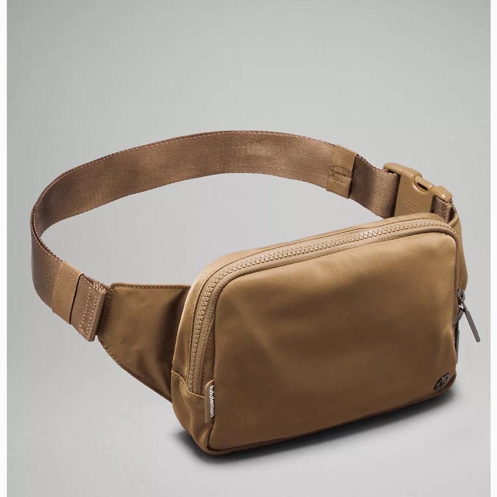 Lululemon belt bag 2L